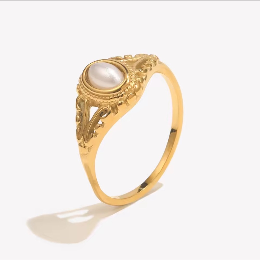 Pearl Ring 18K Gold Plated Stainless Steel Size 8 - Picture 3 of 15